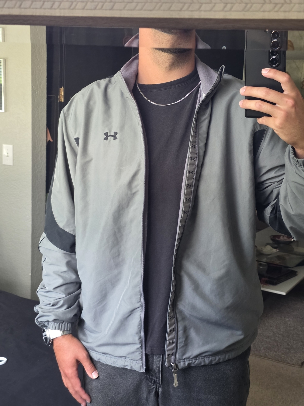 Under Armour Gray Golf Athletic Windbreaker Jacket Black accents Zip Up